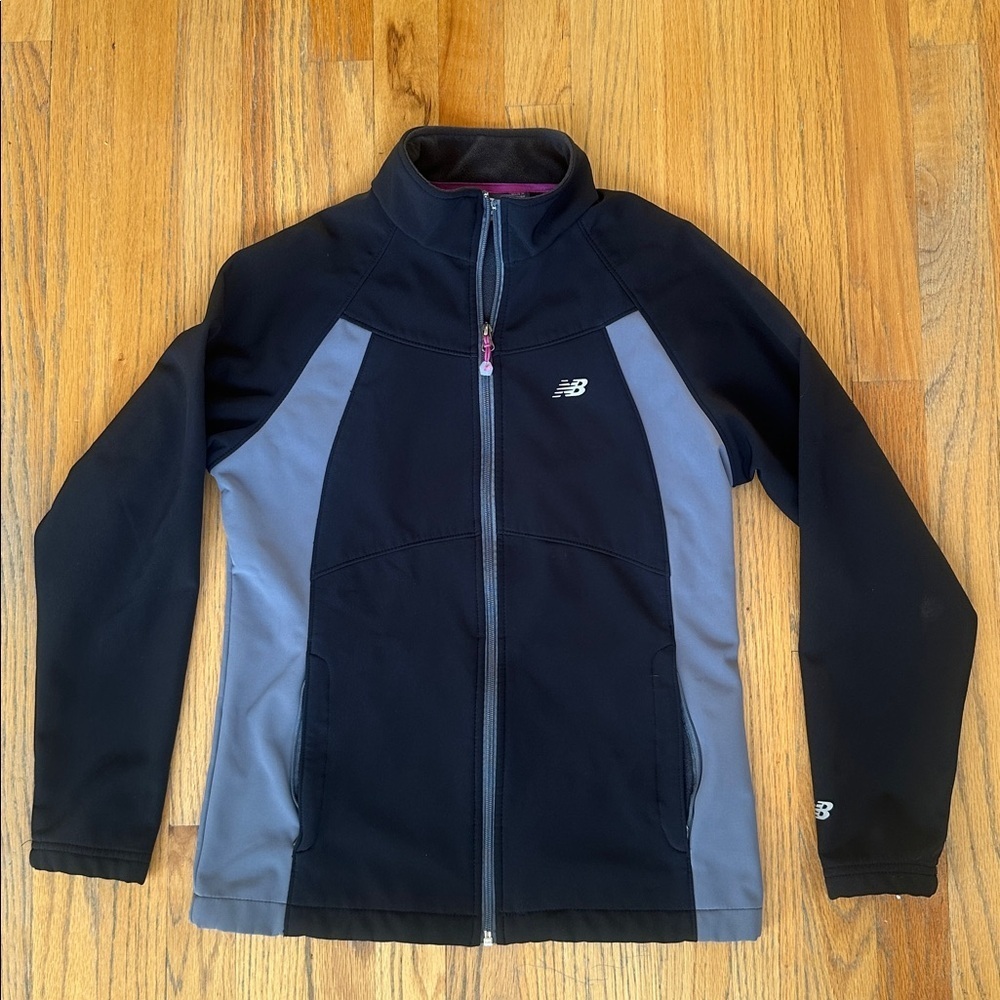 New Balance Black and Gray Women's Jacket - Picture 3 of 9